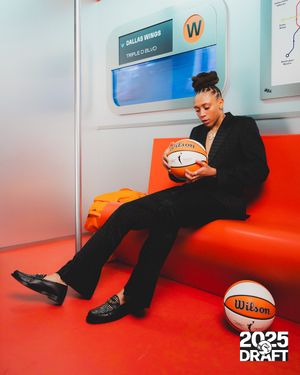 Image post by @dallaswings on Instagram