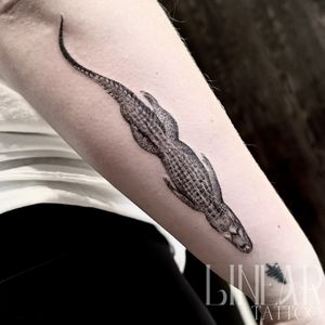 Image post by @christina.lineartattoo on Instagram