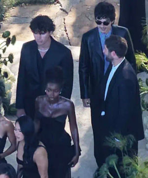 Image post by @people on TikTok