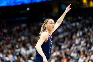 Image post by @vanessawenzlphotography on Instagram