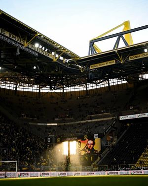 Image post by @blackyellow on Instagram