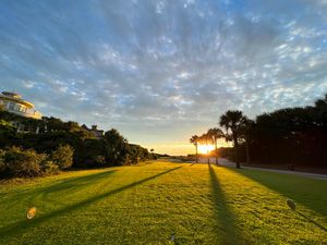 Image post by @kiawahresort on Twitter