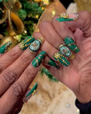Image post by @exonailbar on Facebook