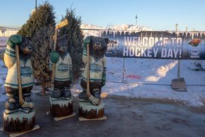 Image post by @hockeydaymn on Instagram