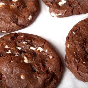 Image post by @insomniacookies on Instagram