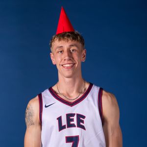 Image post by @leeumbb on Instagram
