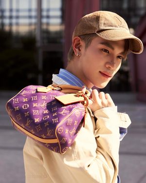 Image post by @ellemenhk on Instagram