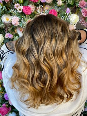 Image post by @enjoyhairstyling.aalen on Instagram