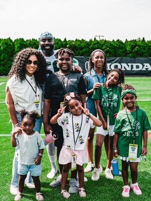 Image post by @demariodavis on Instagram