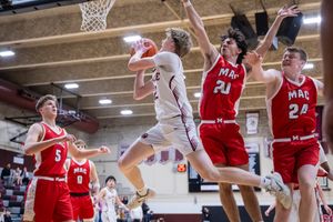 Image post by @oregonsportsphotos on Instagram