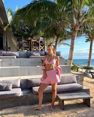 Image post by @iamlouiserumball on Instagram