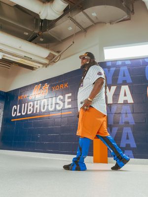 Image post by @losmets on Instagram