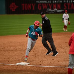 Image post by @unmlobobaseball on Instagram