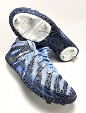 Image post by @customcleats on Instagram