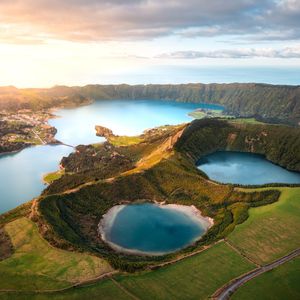 Image post by @discovery on Instagram