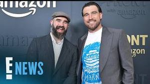 Video post by @enews on YouTube