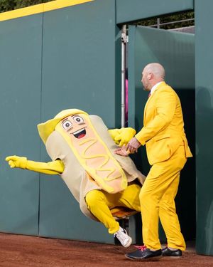Image post by @clehotdogs on Instagram