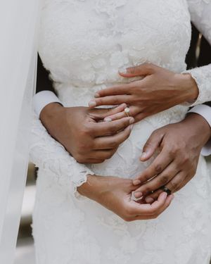 Image post by @thismodernlovephoto on Instagram