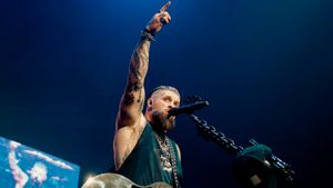 Image post by @brantleygilbert on Twitter