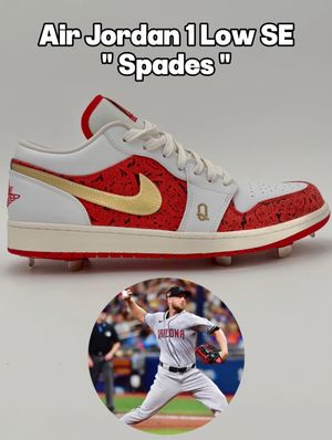 Image post by @customcleats on Instagram