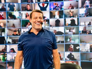 Image post by @tonyrobbins on Instagram