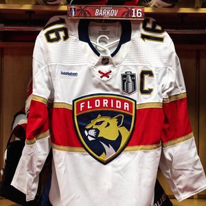 Image post by @nhl_jerseyz on Instagram
