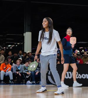 Image post by @womenballtoo on Instagram