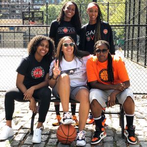 Image post by @ladieswhohoop on Instagram