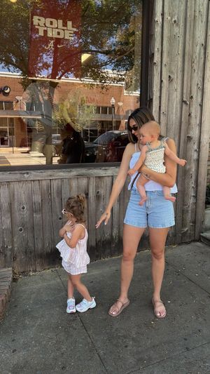 Video post by @sabrinanoellee on Instagram
