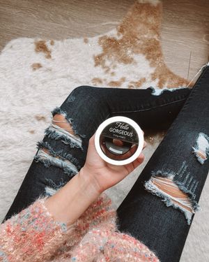 Image post by @shopfillyflair on Instagram