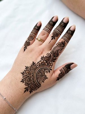 Image post by @mehndi_design4u on Instagram