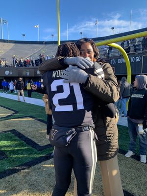 Image post by @vucommodores on Twitter