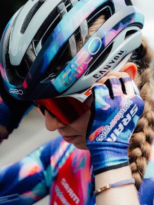 Image post by @wmncycling on Instagram
