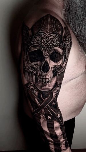 Video post by @skindesigntattoos on Instagram