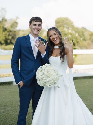 Image post by @vowdweddings on Instagram