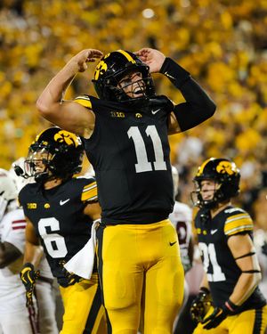 Image post by @hawkeyefootball on Instagram