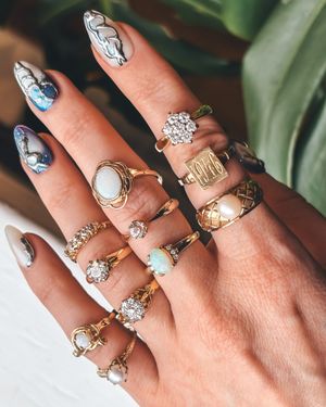 Image post by @maejeanvintage on Instagram