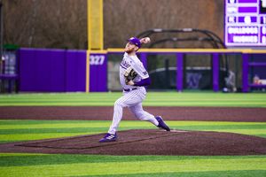 Image post by @UW_Baseball on Twitter