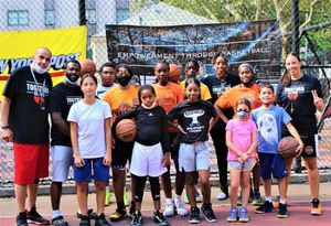 Image post by @ladieswhohoop on Instagram