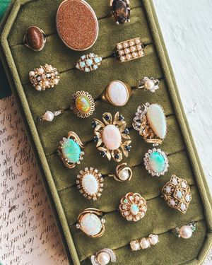 Image post by @maejeanvintage on Instagram
