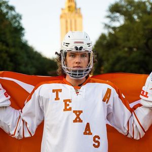Image post by @everythingcollegehockey on Instagram