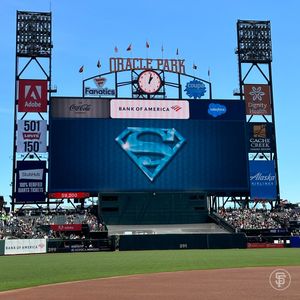 Image post by @OracleParkSF on Twitter