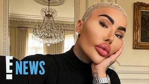 Video post by @enews on YouTube