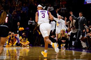 Image post by @LSUwbkb on Twitter/X