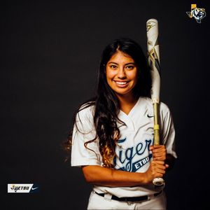 Image post by @etbu_softball on Instagram