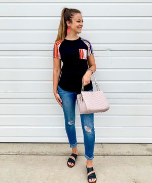 Image post by @shopfillyflair on Instagram
