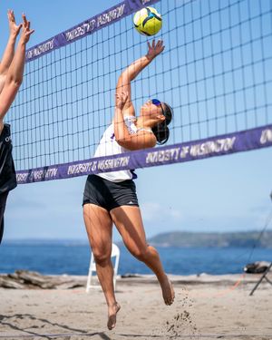 Image post by @uw_beachvb on Instagram