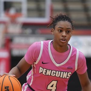 Image post by @ysuwomenshoops on Instagram