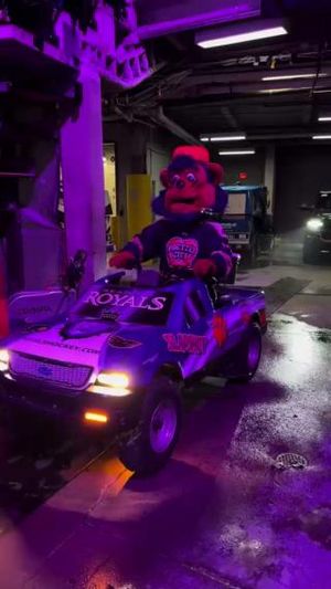 Video post by @ReadingRoyals on Facebook