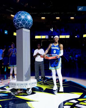 Image post by @dallaswings on Instagram